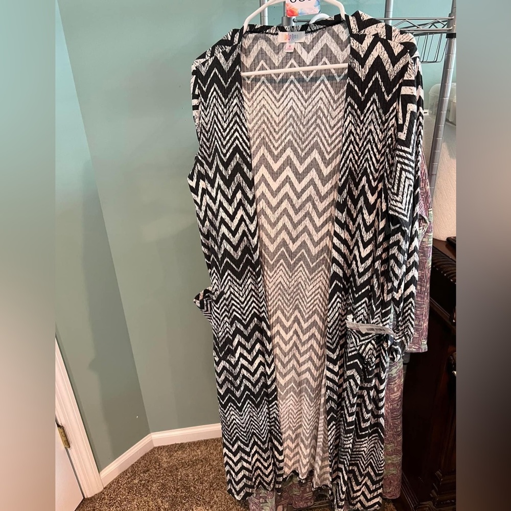 Lularoe Medium Sarah - NEW